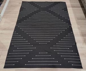 NEW Black & White Throw Rug (5’ x 8’, cotton woven)