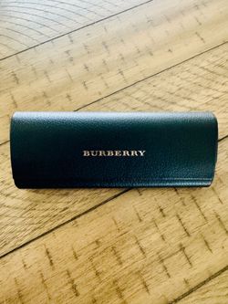 Burberry Eyeglass Case & Cleaning Pouch