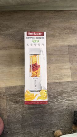 PORTABLE BLENDER - BROOKSTONE - BPA FREE