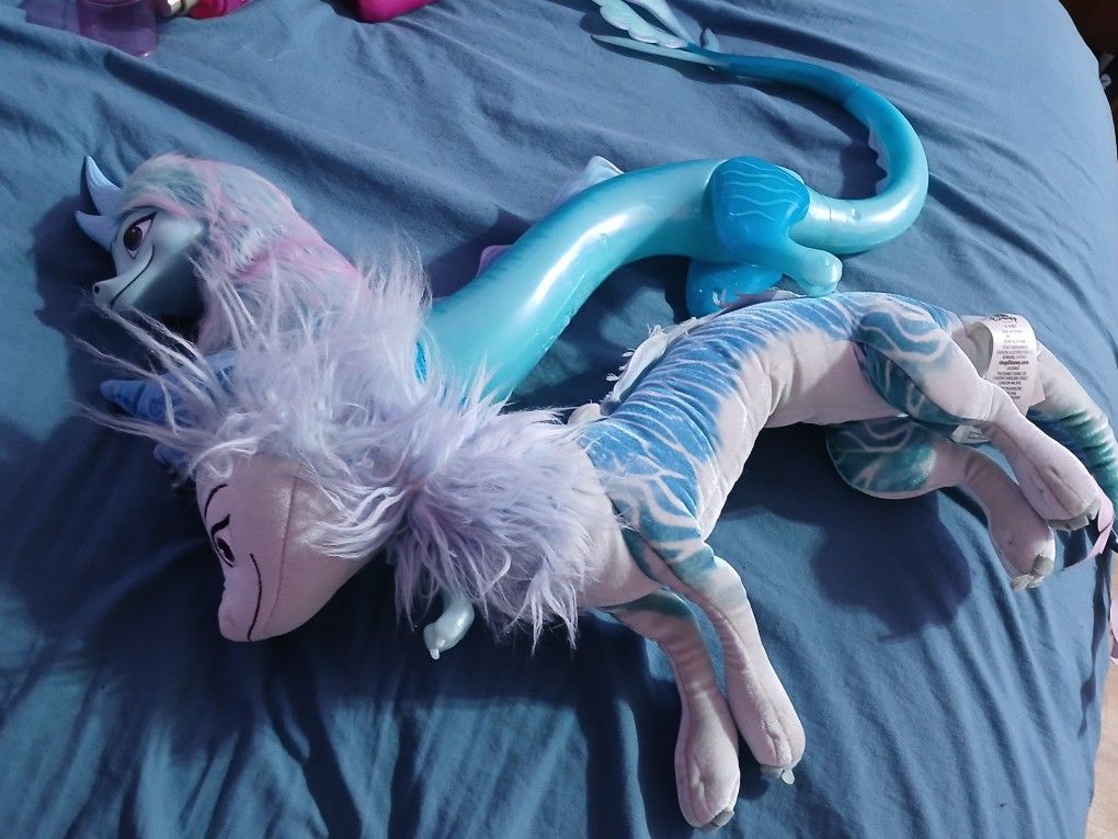 raya and the last dragon sisu plushie and toy figure
