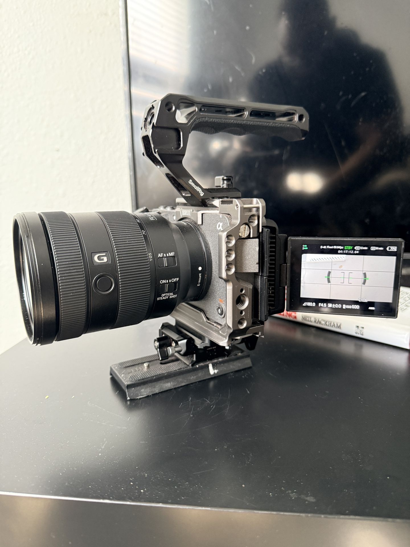 FX30 + Sony 24-105 F4 + Sirui Cage