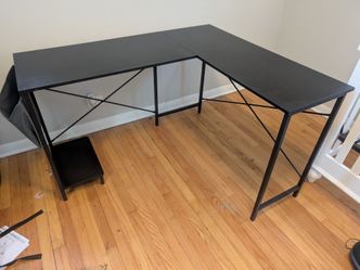 L shaped desk w/under desk keyboard shelf