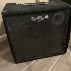 Behringer Keyboard Amp