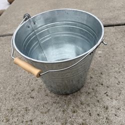 Pale bucket