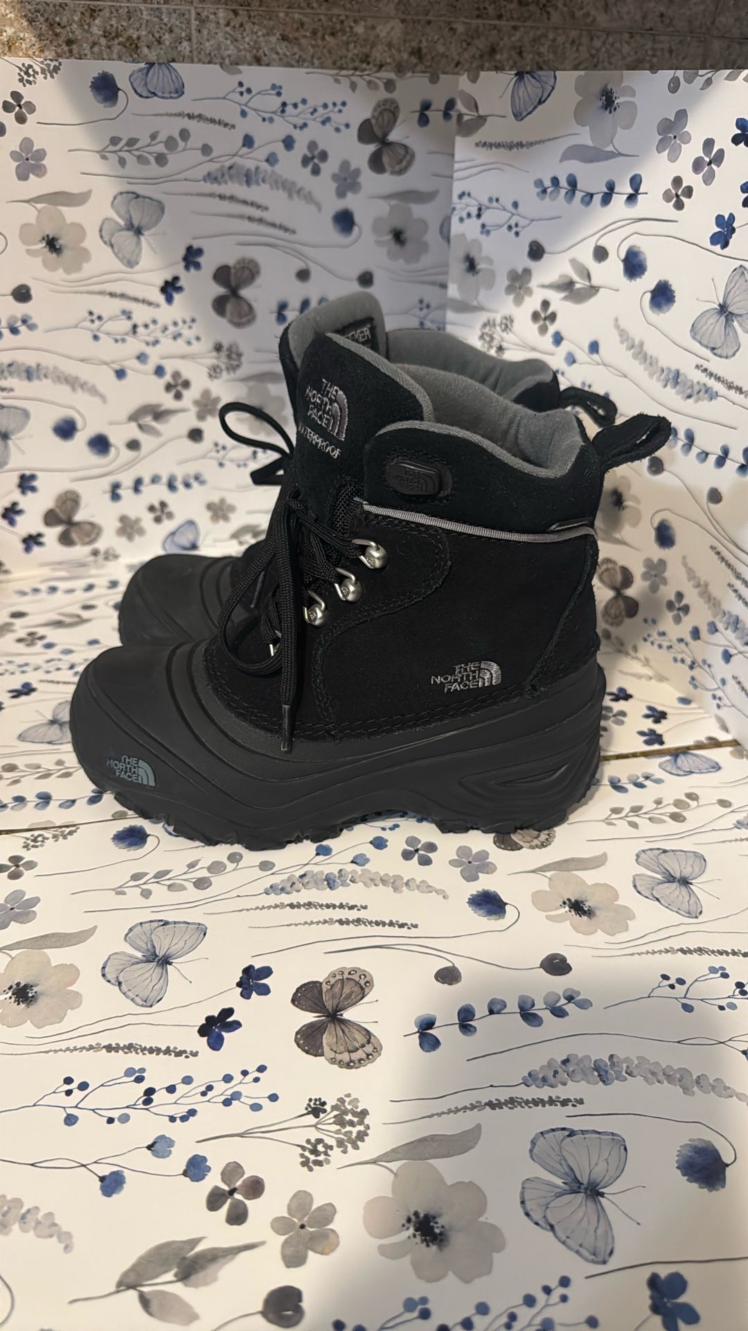North face Snow fuse Boots Size US 2