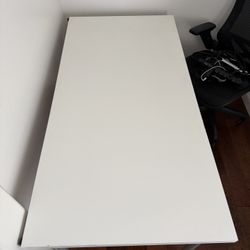 IKEA Table – White Top w/ Gray Detachable Legs 