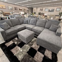 SECTIONAL WITH OTTOMAN 
