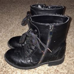 Kenneth Cole Reaction Girls Autumn Low Combat Boots Black size 1 Big Kid