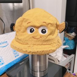 baby hat infant sun protection hat outdoor hat yellow washable for 6-12 months Unisex for baby girl or boy  Good condition  Comes from pet free smoke 