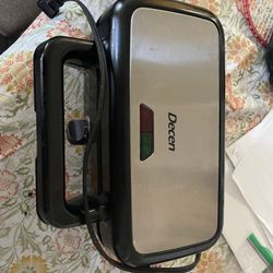 Breakfast making machine