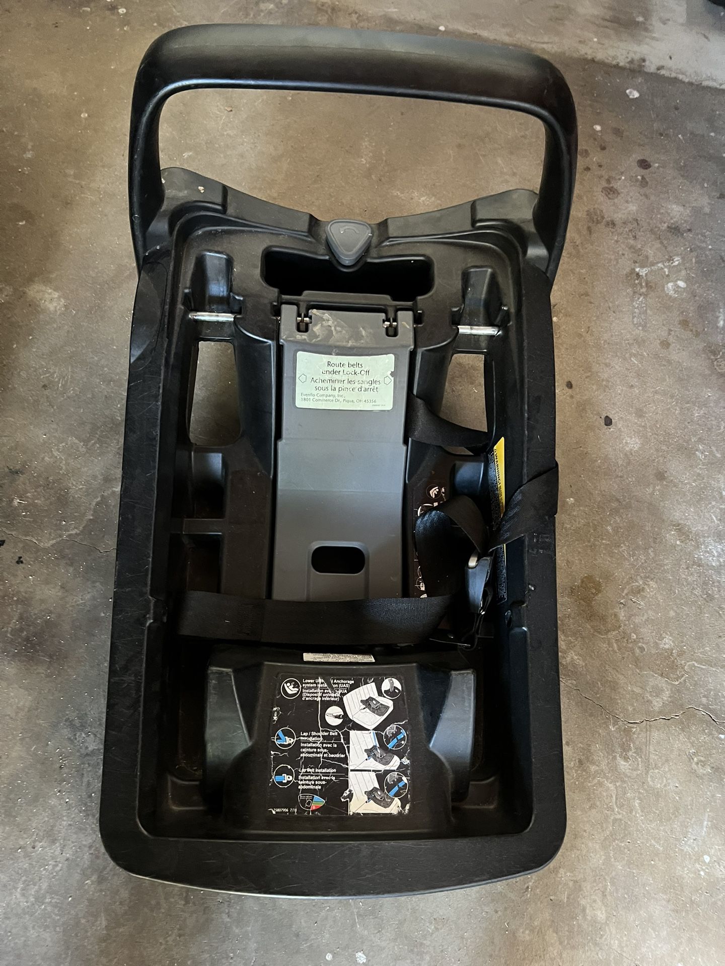Car Seat Base & Stroller With Bassinet 