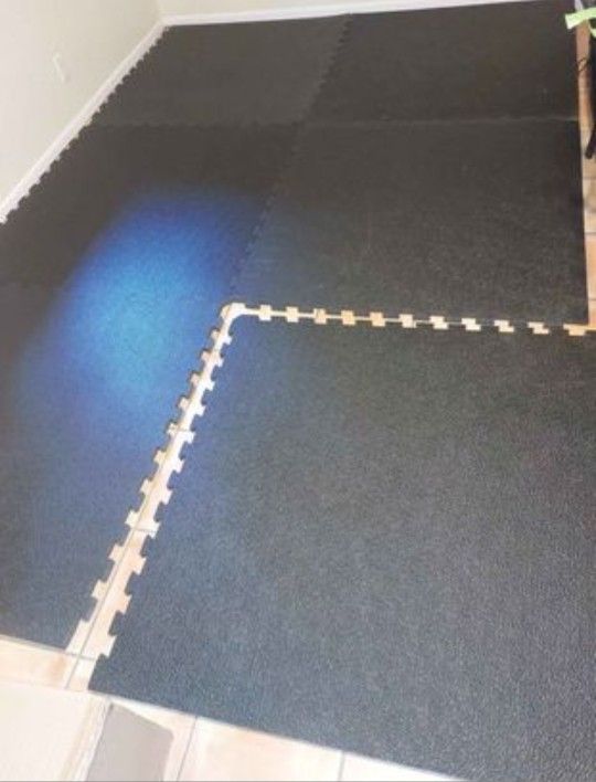 Horse Stall Mats Heavy Duty 12'X12' Interlocking 9 Piece Se HABLA