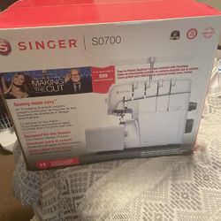 Brand New Singer Sewing Machjne S0700 