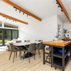 LARGE MARBLE DINING TABLE !!!