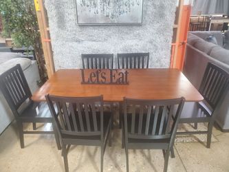 Beautiful 7pc Dining Set A Table With 6 Chairs