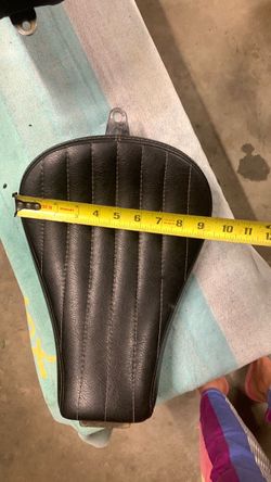 Black Tuck-and-Roll Motorcycle Solo Seat