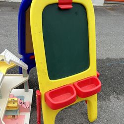 Crayola 2-Sided Easel, with Chalkboard, Dry-Erase Board,