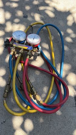 Test and charging manifold