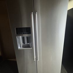 Counter Depth Kitchen aid Refrigerator 
