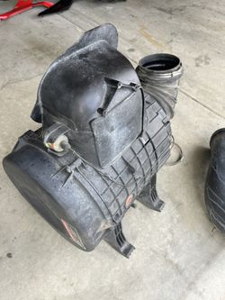 Volvo VNL Air Intake Housing