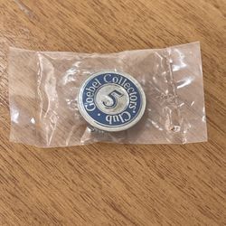 Vintage 5 year Goebel Collector's Club Lapel Pin
