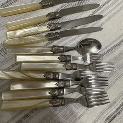 utinsils mother of pear and silver. made in italy 