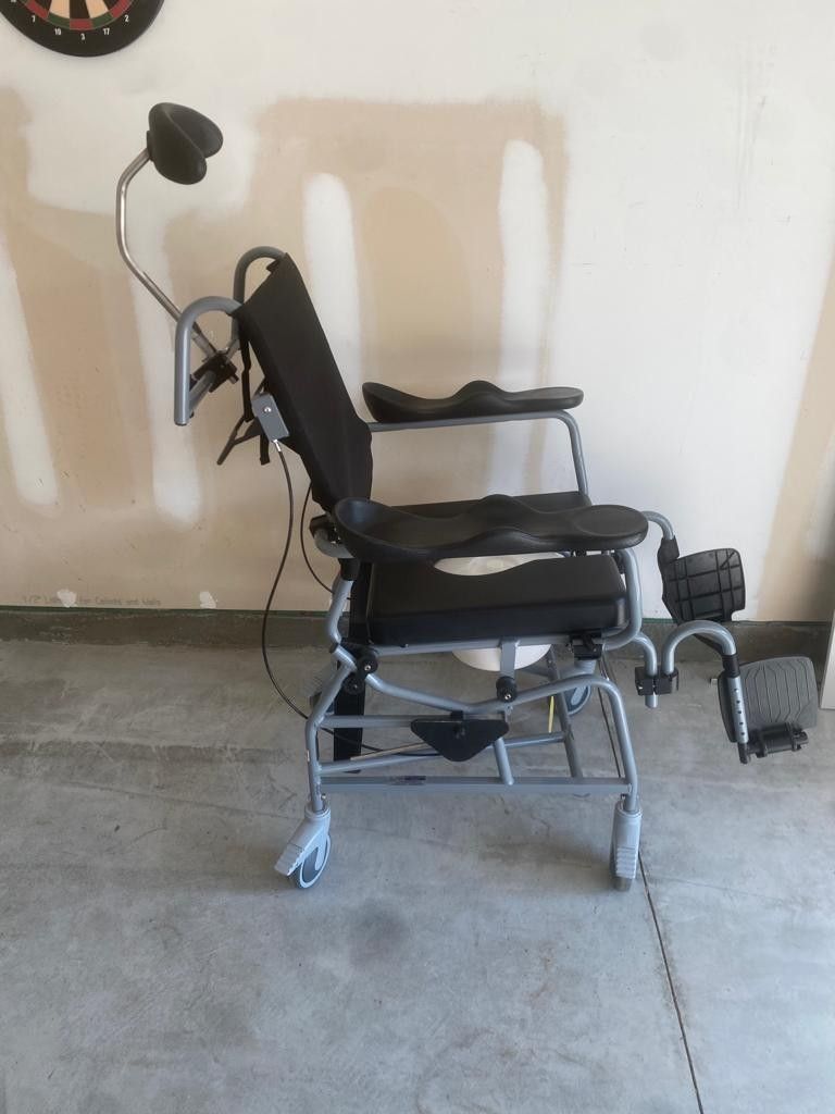 Combination Shower Chair/ Commode With Wheels