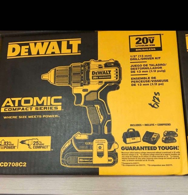 Dewalt New Drill ATOMIC brushless , Batteries And Charger 