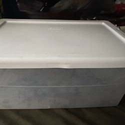 White cover Sterilite boxes small size $3 each