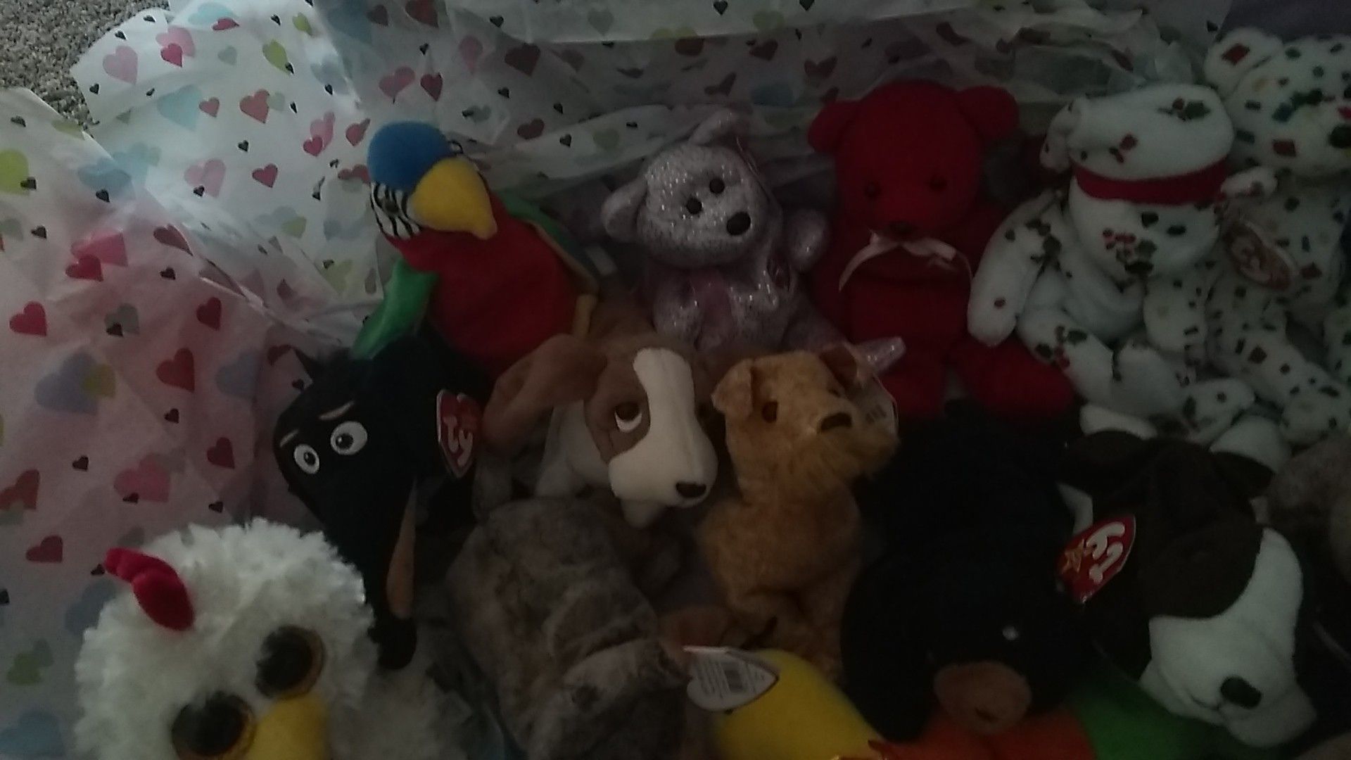 Ty Bennie babys 5 little bit still in wrapping ,7bears ,5 dogs,1bird,1chicken, 1 horse ,1 rat ,1 sqerril ,1 caterpillar