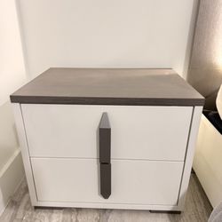 Nightstand 