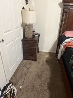 Queen size bed