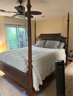 Vintage Lorts California King Solid Wood Four-Poster Bed