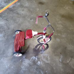 Radio Flyer Classic Red Dual Deck Tricycle