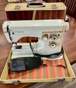 Husqvarna Viking 6030 Sewing Machine with Colormatic System & Case