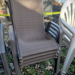 🪑🪑🪑🪑 4 Stackable Used Patio Chairs