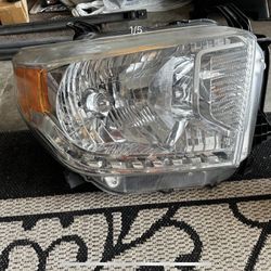 Toyota Tundra Headlights