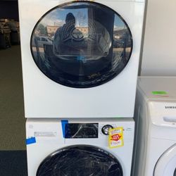GE WASHER AND ELECTRIC DRYER SET 2OQK