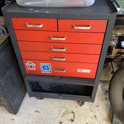 Lumidor Tool Chest