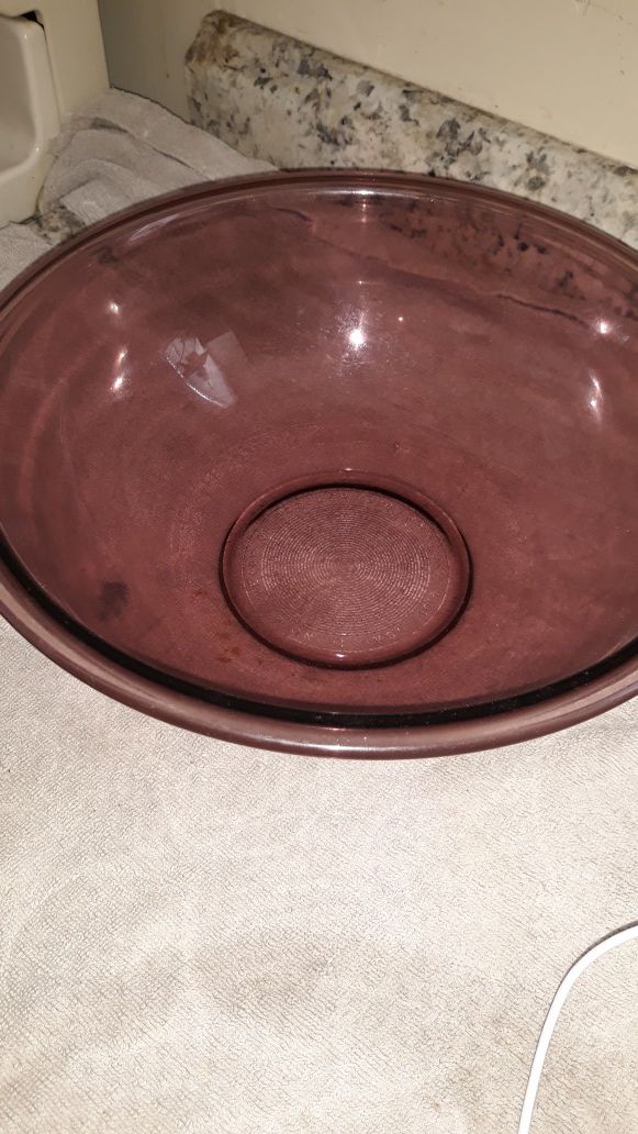 4 quart Pyrex mixing bowl purple