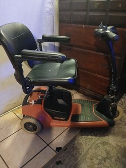 Good  3 Wheel  Gogo Scooter  New Battery's  Weth Charger  