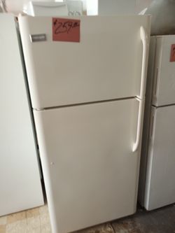 Frigidaire Refrigerator ex large excellent . Warranty . Delivery available . 2203 Fowler st. Ft. Myers 33901