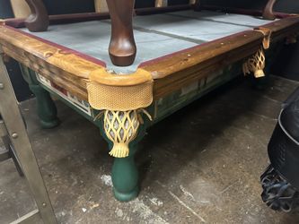 8’ Pool Table Like New
