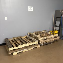 Free wood pallets