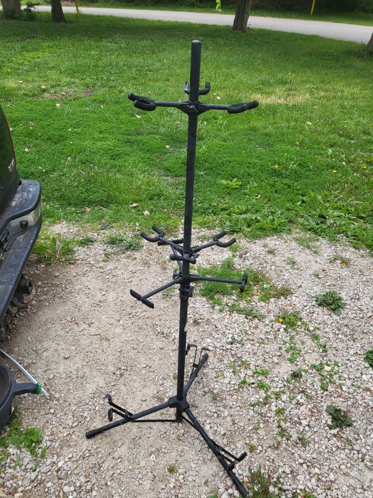 6 guitar tree stand , holds 6 guitars Electric And Acoustic