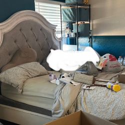 Used Realyn King Upholstered Panel Bed Set