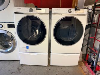 Samsung Washer And Dryer Set Xl capacity direct drive with Pedestal