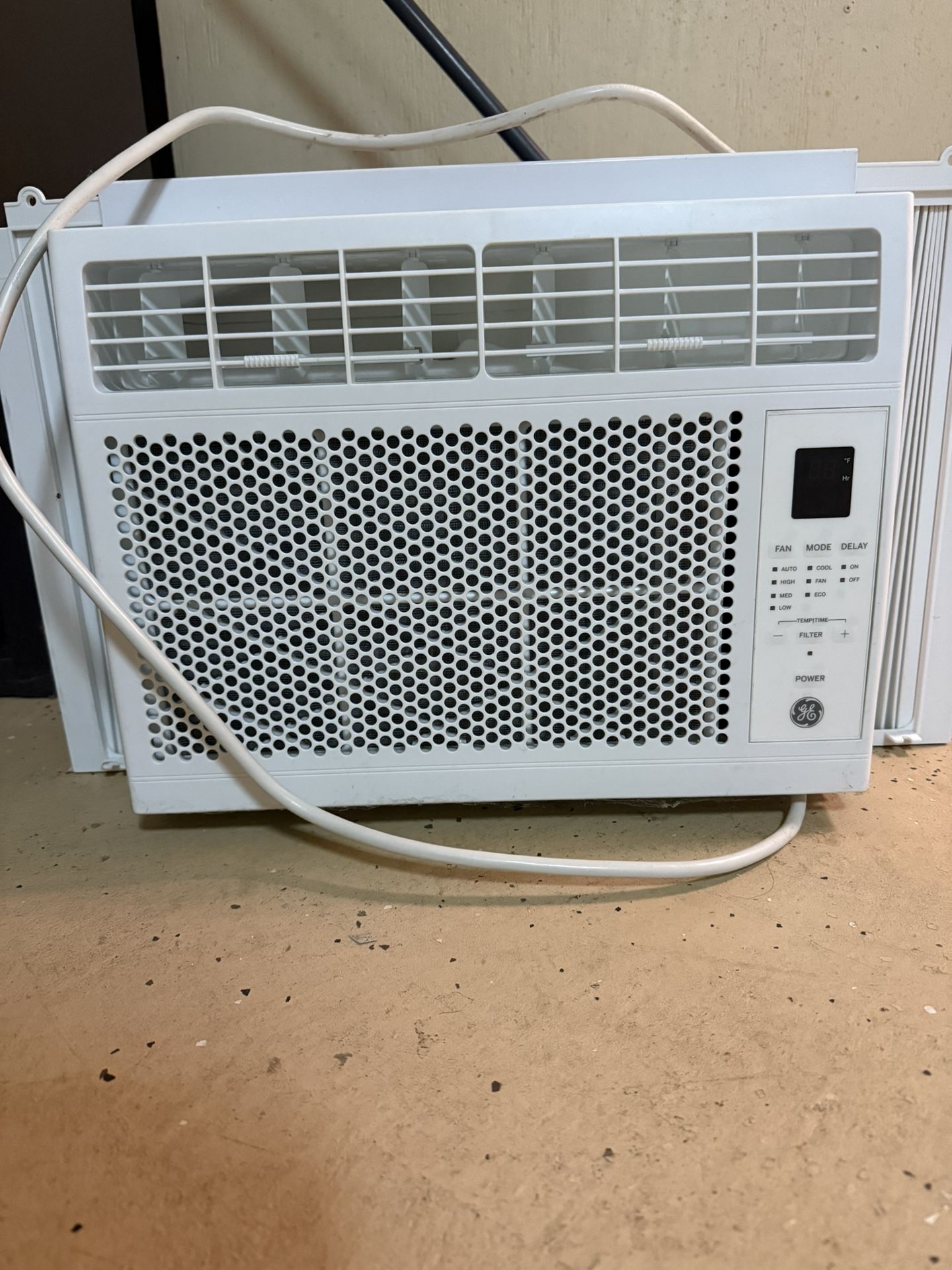 GE AIR CONDITIONER