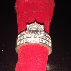 Beautiful  Silver Ring Don't Know Size 