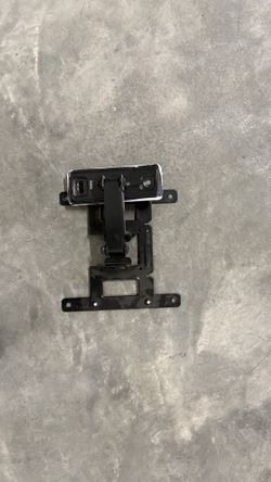 Tv/monitor wall mount